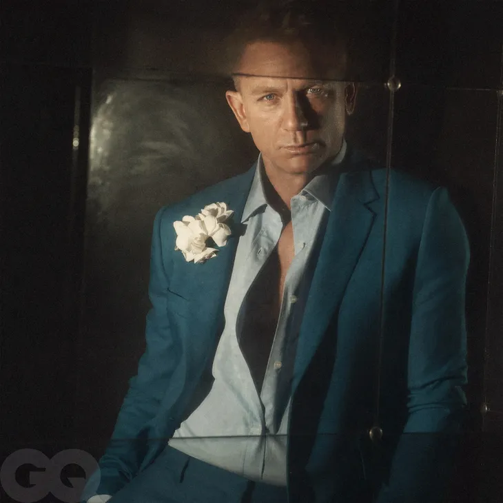Từ chối mặc trang phục lịch lãm của 007, Daniel Craig cởi trần chụp ảnh và siêu đẹp - Ảnh 13. Từ chối mặc trang phục lịch lãm của 007, Daniel Craig cởi trần chụp ảnh và siêu đẹp - Ảnh 13.