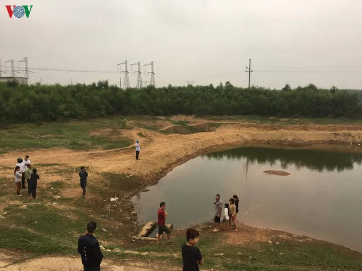Rủ nhau ra hồ nước chơi, 2 học sinh đuối nước thương tâm - Ảnh 1. Rủ nhau ra hồ nước chơi, 2 học sinh đuối nước thương tâm - Ảnh 1.