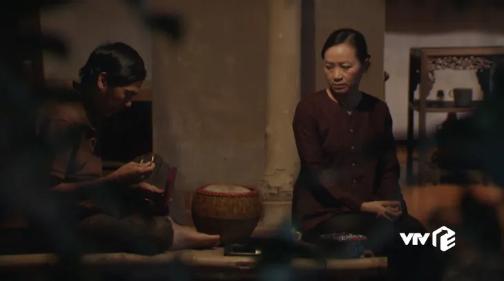 Cô gái nhà người ta - Tập 22: Khoa đánh Cân vì phản bội bạn, tráo mẫu nước - Ảnh 7. Cô gái nhà người ta - Tập 22: Khoa đánh Cân vì phản bội bạn, tráo mẫu nước - Ảnh 7.