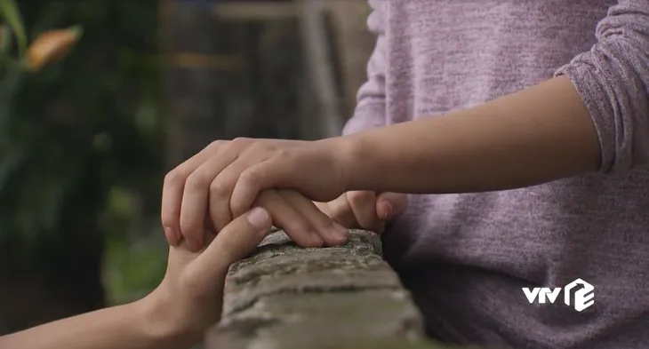 Cô gái nhà người ta - Tập 22: Uyên chủ động tỏ tình với Khoa - Ảnh 4. Cô gái nhà người ta - Tập 22: Uyên chủ động tỏ tình với Khoa - Ảnh 4.