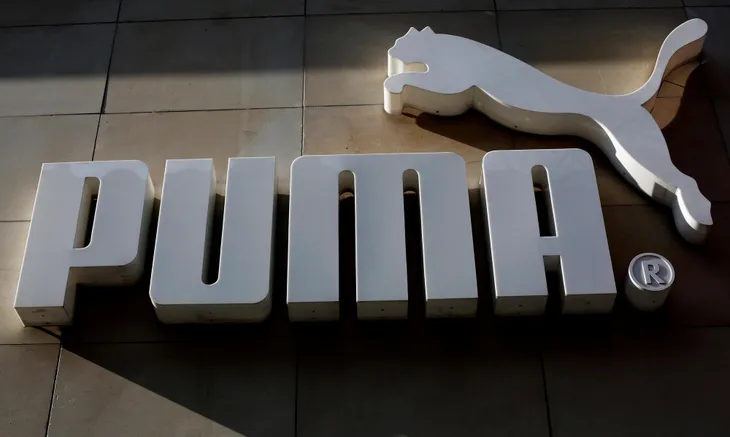 Hãng Adidas và Puma lo ngại kinh doanh đình đốn - Ảnh 1. Hãng Adidas và Puma lo ngại kinh doanh đình đốn - Ảnh 1.