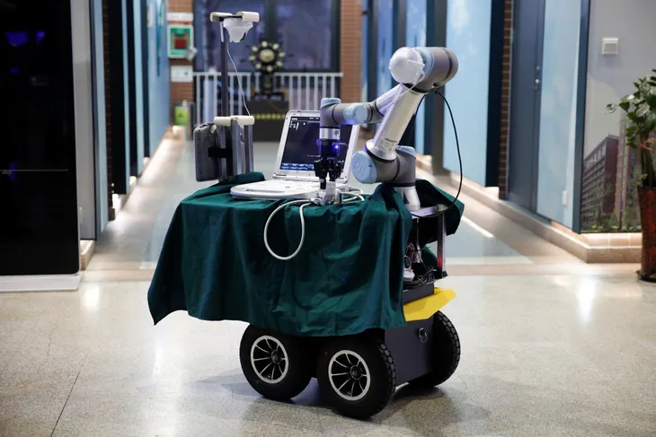 Robot thay thế bác sỹ khám bệnh ở Trung Quốc - Ảnh 1. Robot thay thế bác sỹ khám bệnh ở Trung Quốc - Ảnh 1.