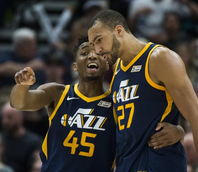 Thêm cầu thủ bóng rổ NBA dương tính với Covid-19 - Ảnh 1. Thêm cầu thủ bóng rổ NBA dương tính với Covid-19 - Ảnh 1.
