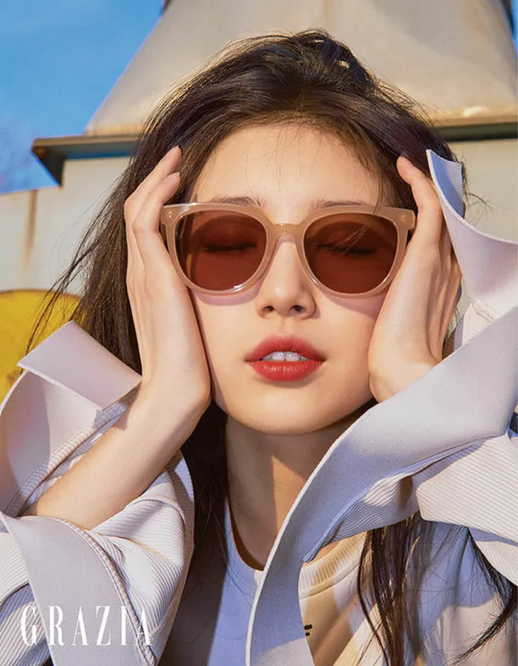 Suzy sang trọng và trẻ trung trên Grazia - Ảnh 3.