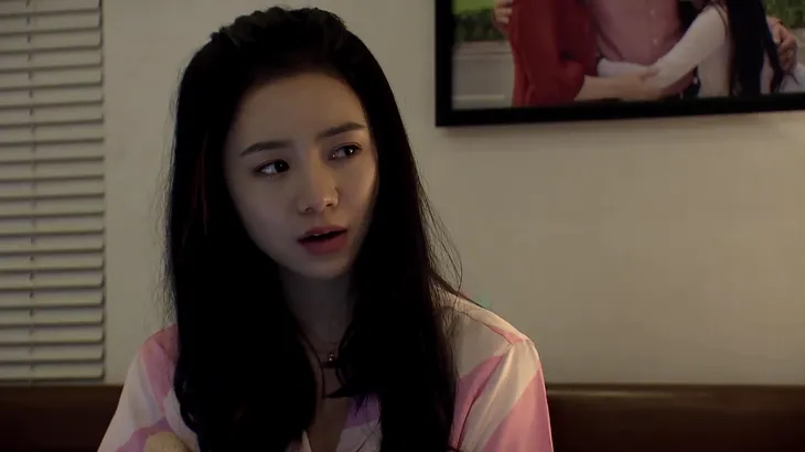 Đừng bắt em phải quên - Tập 4: Ngọc (Quỳnh Kool) thấy phiền phức vì sự xuất hiện của cô Linh (NSƯT Kim Oanh) - Ảnh 1. Đừng bắt em phải quên - Tập 4: Ngọc (Quỳnh Kool) thấy phiền phức vì sự xuất hiện của cô Linh (NSƯT Kim Oanh) - Ảnh 1.