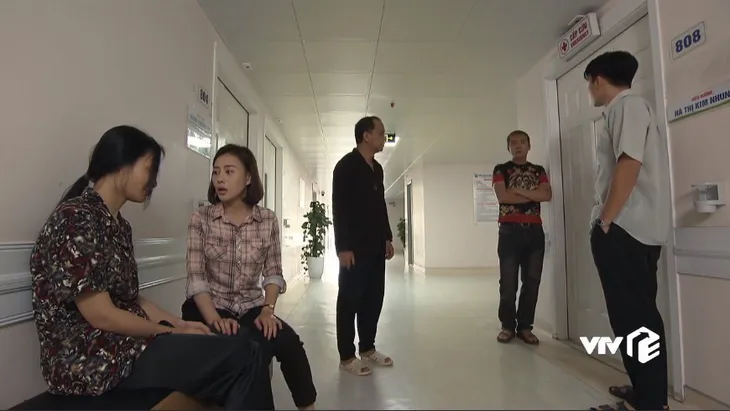 Cô gái nhà người ta - Tập 24: Quân không đủ gan giết ông Đẩu, ông Tài nghĩ cách gì khác? - Ảnh 2. Cô gái nhà người ta - Tập 24: Quân không đủ gan giết ông Đẩu, ông Tài nghĩ cách gì khác? - Ảnh 2.