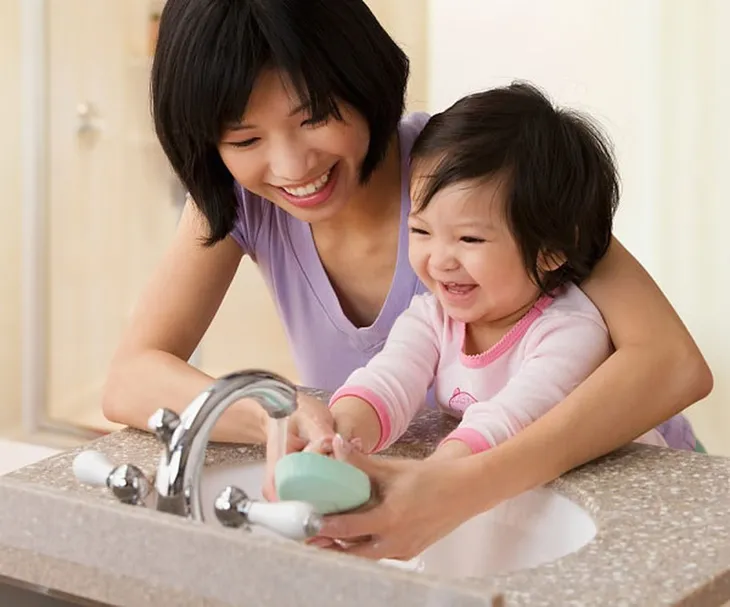 “Kiềng 3 chân” bảo vệ trẻ thơ an toàn trước dịch bệnh viêm phổi do COVID-19 - Ảnh 4. “Kiềng 3 chân” bảo vệ trẻ thơ an toàn trước dịch bệnh viêm phổi do COVID-19 - Ảnh 4.