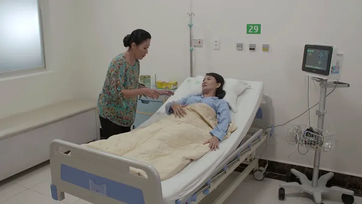 Tiệm ăn dì ghẻ - Tập 33: Bà Phương (NSƯT Mỹ Uyên) vạch mặt tiểu tam với bà thông gia - Ảnh 2. Tiệm ăn dì ghẻ - Tập 33: Bà Phương (NSƯT Mỹ Uyên) vạch mặt tiểu tam với bà thông gia - Ảnh 2.