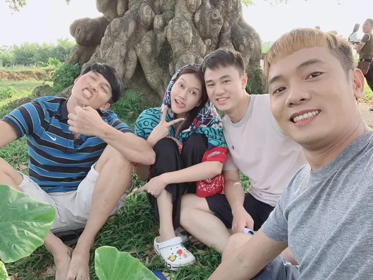 Hé lộ loạt ảnh hậu trường nhí nhố của dàn diễn viên Cô gái nhà người ta - Ảnh 5. Hé lộ loạt ảnh hậu trường nhí nhố của dàn diễn viên Cô gái nhà người ta - Ảnh 5.
