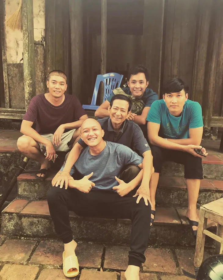 Hé lộ loạt ảnh hậu trường nhí nhố của dàn diễn viên Cô gái nhà người ta - Ảnh 12. Hé lộ loạt ảnh hậu trường nhí nhố của dàn diễn viên Cô gái nhà người ta - Ảnh 12.
