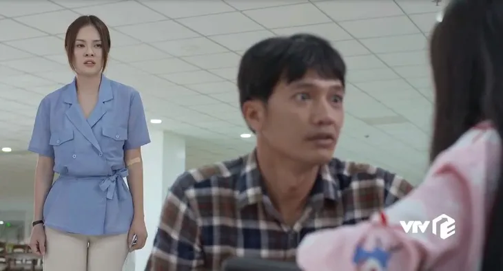 Tiệm ăn dì ghẻ - Tập 33: Con gái nguy kịch, Minh trộm tiền của vợ để cứu bạn tù - Ảnh 1. Tiệm ăn dì ghẻ - Tập 33: Con gái nguy kịch, Minh trộm tiền của vợ để cứu bạn tù - Ảnh 1.