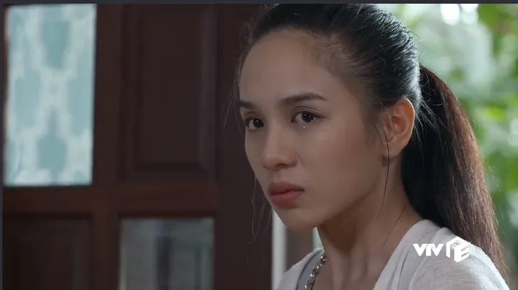 Tiệm ăn dì ghẻ - Tập 33: Suýt phải đổ vỏ, Huy ném tiền rồi đuổi Linh thẳng cổ - Ảnh 6. Tiệm ăn dì ghẻ - Tập 33: Suýt phải đổ vỏ, Huy ném tiền rồi đuổi Linh thẳng cổ - Ảnh 6.