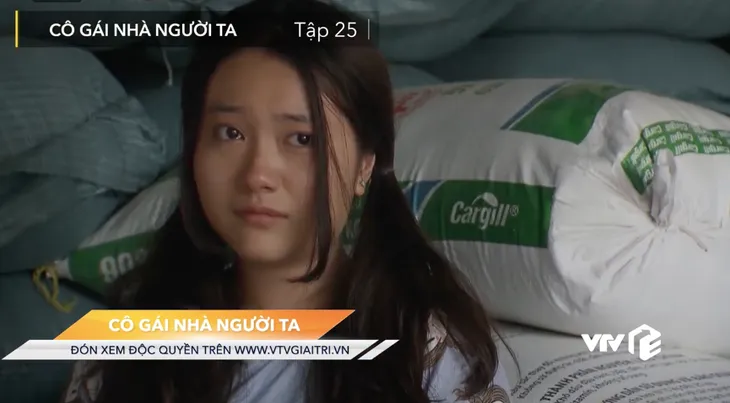 Cô gái nhà người ta - Tập 25: Khoa đăng ảnh mong em gái trở về nhà khiến Trâm sụt sùi - Ảnh 5. Cô gái nhà người ta - Tập 25: Khoa đăng ảnh mong em gái trở về nhà khiến Trâm sụt sùi - Ảnh 5.