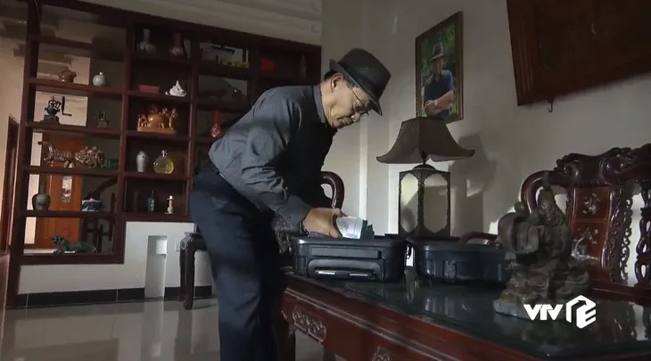 Cô gái nhà người ta - Tập cuối: Ông Tài bị bắt gọn vì dính bẫy gậy ông đập lưng ông - Ảnh 8. Cô gái nhà người ta - Tập cuối: Ông Tài bị bắt gọn vì dính bẫy gậy ông đập lưng ông - Ảnh 8.
