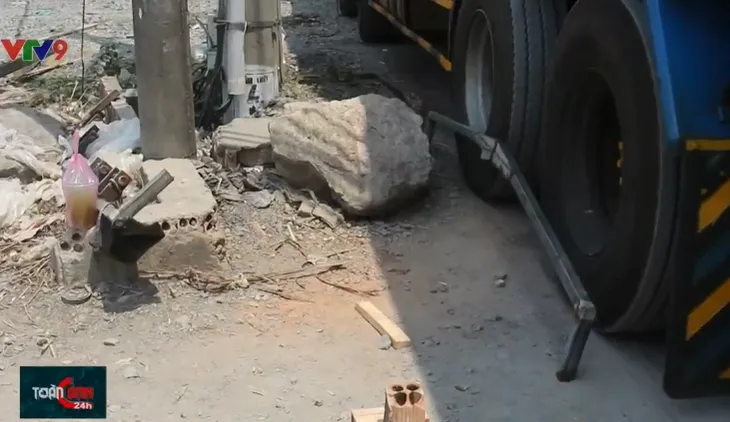 Đồng Nai: Tài xế xe tải bị điện giật tử vong khi đang dỡ hàng - Ảnh 1. Đồng Nai: Tài xế xe tải bị điện giật tử vong khi đang dỡ hàng - Ảnh 1.