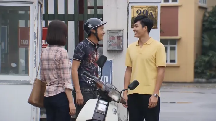 Cô gái nhà người ta - Tập cuối: Nộp đơn kiện thành công, Khoa phấn khởi tiếp tục tán tỉnh Uyên - Ảnh 2. Cô gái nhà người ta - Tập cuối: Nộp đơn kiện thành công, Khoa phấn khởi tiếp tục tán tỉnh Uyên - Ảnh 2.