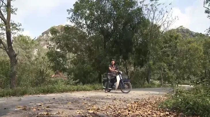 Cô gái nhà người ta - Tập cuối: Nộp đơn kiện thành công, Khoa phấn khởi tiếp tục tán tỉnh Uyên - Ảnh 4. Cô gái nhà người ta - Tập cuối: Nộp đơn kiện thành công, Khoa phấn khởi tiếp tục tán tỉnh Uyên - Ảnh 4.