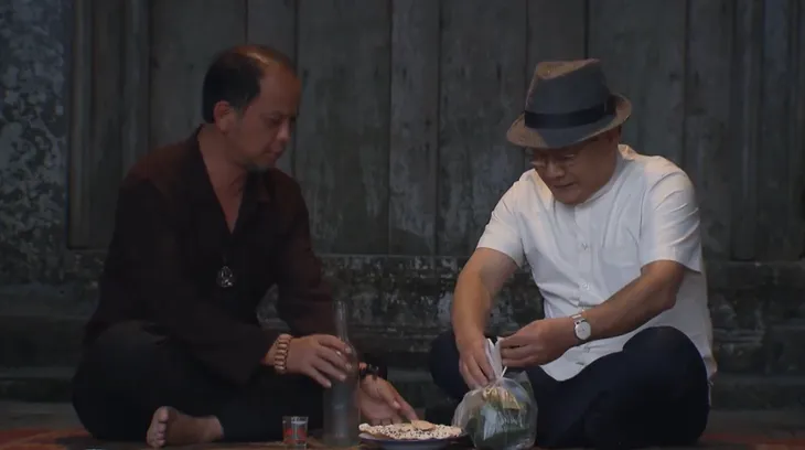 Cô gái nhà người ta - Tập cuối: Giả vờ nhận lại em trai, ông Tài lừa bỏ thuốc vào chén rượu hại chết ông Đẩu? - Ảnh 3. Cô gái nhà người ta - Tập cuối: Giả vờ nhận lại em trai, ông Tài lừa bỏ thuốc vào chén rượu hại chết ông Đẩu? - Ảnh 3.