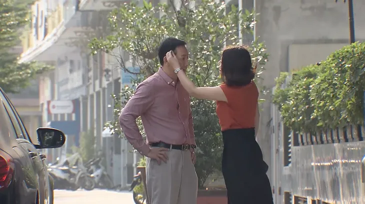 Đừng bắt em phải quên - Tập 8: Ngọc (Quỳnh Kool) trốn học đi theo dõi bố và cô Linh thảo mai - Ảnh 3. Đừng bắt em phải quên - Tập 8: Ngọc (Quỳnh Kool) trốn học đi theo dõi bố và cô Linh thảo mai - Ảnh 3.