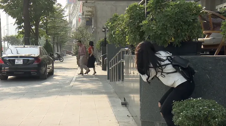 Đừng bắt em phải quên - Tập 8: Ngọc (Quỳnh Kool) trốn học đi theo dõi bố và cô Linh thảo mai - Ảnh 1. Đừng bắt em phải quên - Tập 8: Ngọc (Quỳnh Kool) trốn học đi theo dõi bố và cô Linh thảo mai - Ảnh 1.