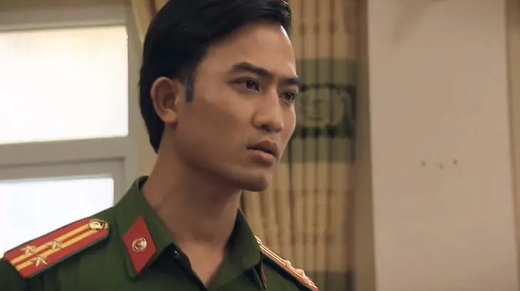 Sinh tử - Tập 75: Thông (Quốc Đam) nổi điên khi nghĩ cấp dưới thông đồng với Huy (Mạnh Trường) - Ảnh 2. Sinh tử - Tập 75: Thông (Quốc Đam) nổi điên khi nghĩ cấp dưới thông đồng với Huy (Mạnh Trường) - Ảnh 2.