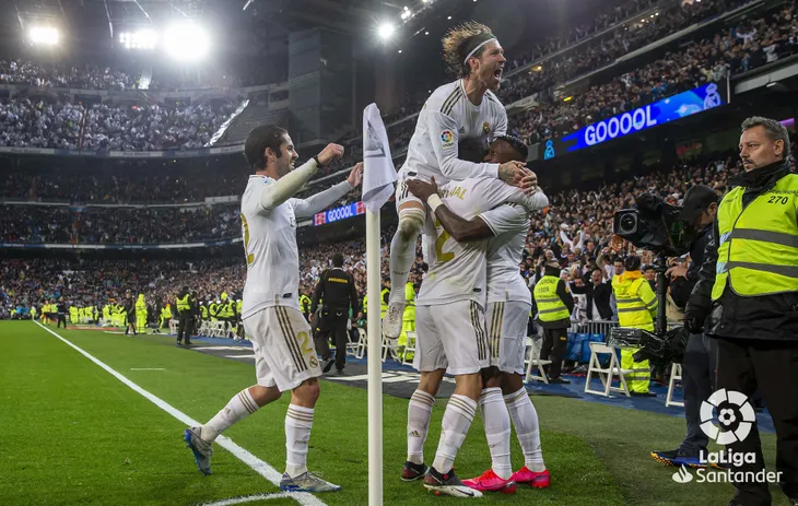 Real Madrid giành chiến thắng trước Barcelona trong trận Siêu kinh điển - Ảnh 2. Real Madrid giành chiến thắng trước Barcelona trong trận Siêu kinh điển - Ảnh 2.