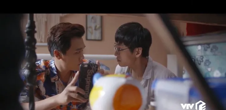 Nhà trọ Balanha - Tập 2: Chết cười màn đập lợn cướp tiền rồi nhét trả bằng tiền âm phủ - Ảnh 1. Nhà trọ Balanha - Tập 2: Chết cười màn đập lợn cướp tiền rồi nhét trả bằng tiền âm phủ - Ảnh 1.