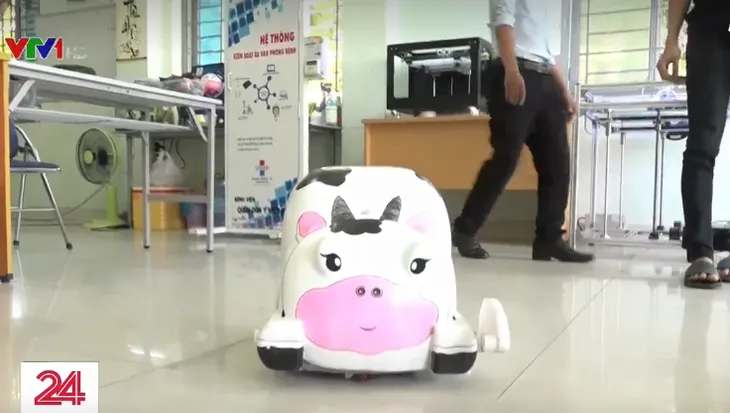 TP.HCM chuẩn bị thử nghiệm robot khử khuẩn trong bệnh viện - Ảnh 2. TP.HCM chuẩn bị thử nghiệm robot khử khuẩn trong bệnh viện - Ảnh 2.