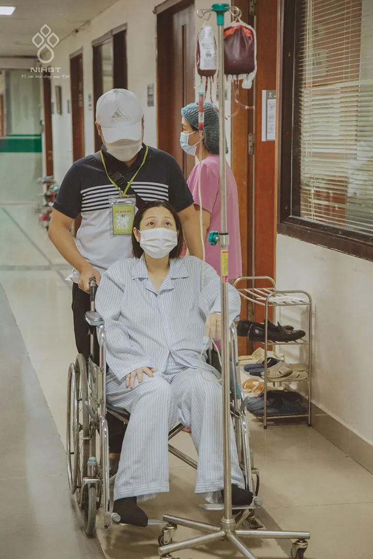 Hàng trăm người hiến máu giúp sản phụ ung thư máu vượt cạn thành công - Ảnh 1. Hàng trăm người hiến máu giúp sản phụ ung thư máu vượt cạn thành công - Ảnh 1.