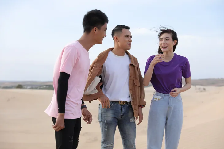 Dàn nghệ sĩ Ẩm thực kỳ thú thích thú làm đặc sản từ thanh long - Ảnh 1. Dàn nghệ sĩ Ẩm thực kỳ thú thích thú làm đặc sản từ thanh long - Ảnh 1.