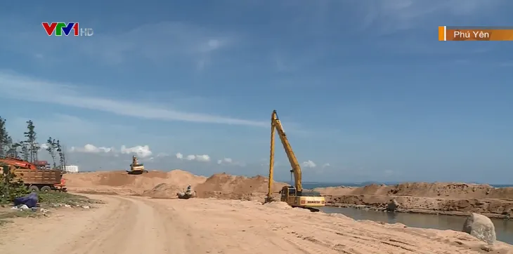 Phú Yên: Gia tăng sạt lở bờ sông, bờ biển - Ảnh 1. Phú Yên: Gia tăng sạt lở bờ sông, bờ biển - Ảnh 1.