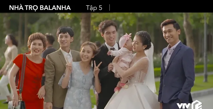 Nhà trọ Balanha - Tập 5: Vừa giả vờ làm người yêu, Lâm và Hân đã phải tổ chức đám cưới - Ảnh 7. Nhà trọ Balanha - Tập 5: Vừa giả vờ làm người yêu, Lâm và Hân đã phải tổ chức đám cưới - Ảnh 7.