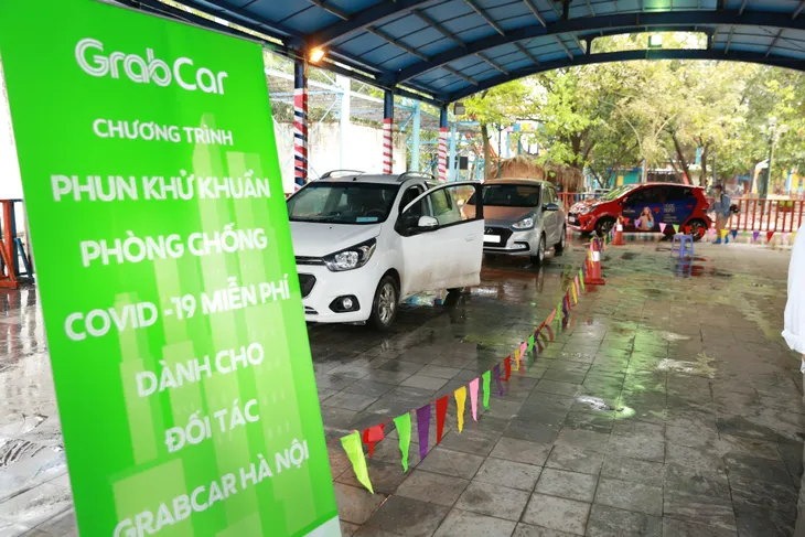 Tài xế Grab không đeo khẩu trang sẽ bị ngưng truy cập tài khoản - Ảnh 2. Tài xế Grab không đeo khẩu trang sẽ bị ngưng truy cập tài khoản - Ảnh 2.