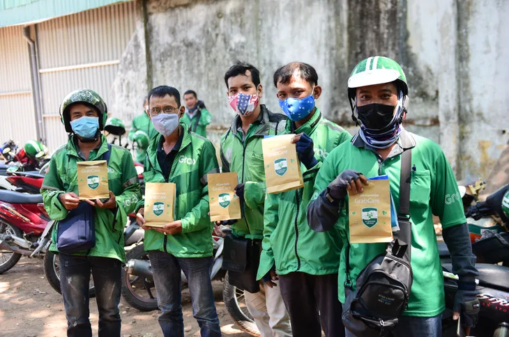 Tài xế Grab không đeo khẩu trang sẽ bị ngưng truy cập tài khoản - Ảnh 1. Tài xế Grab không đeo khẩu trang sẽ bị ngưng truy cập tài khoản - Ảnh 1.