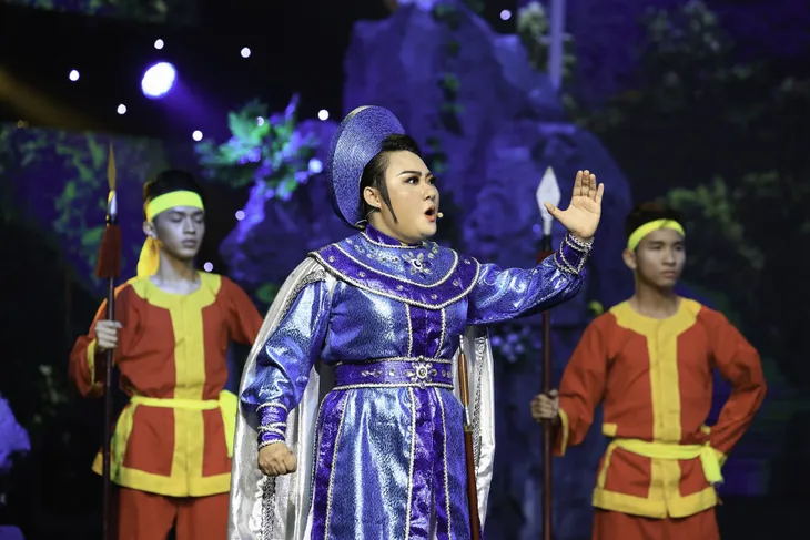 Phạm Huyền Trâm kể về cuộc đời đầy sóng gió trên sóng truyền hình - Ảnh 1. Phạm Huyền Trâm kể về cuộc đời đầy sóng gió trên sóng truyền hình - Ảnh 1.