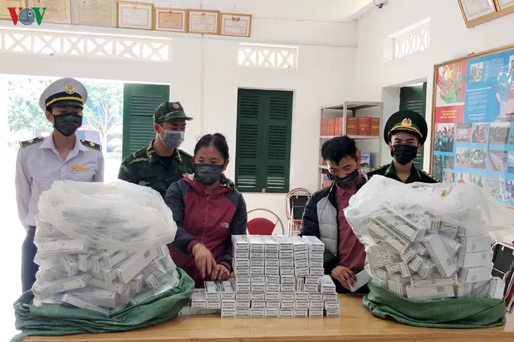 Bắt một phụ nữ vận chuyển 40 kg thuốc tân dược lậu - Ảnh 1. Bắt một phụ nữ vận chuyển 40 kg thuốc tân dược lậu - Ảnh 1.