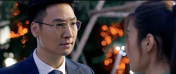 Tình yêu và tham vọng - Tập 3: Linh (Diễm My) bối rối khi ngã vào vòng tay của sếp Phong (Mạnh Trường) - Ảnh 3. Tình yêu và tham vọng - Tập 3: Linh (Diễm My) bối rối khi ngã vào vòng tay của sếp Phong (Mạnh Trường) - Ảnh 3.