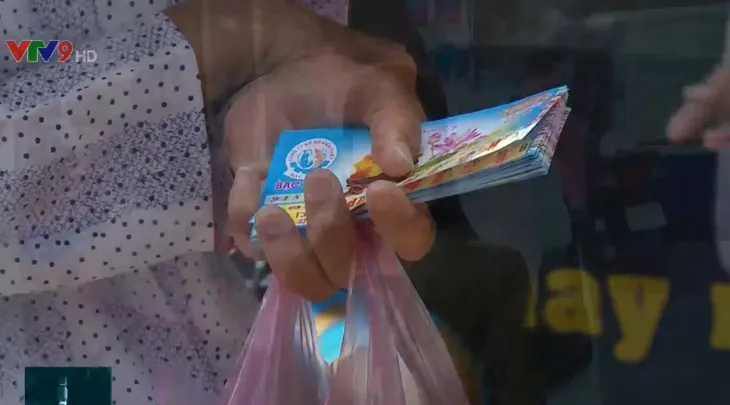 Cần Thơ hỗ trợ hơn 3.000 người bán vé số - Ảnh 1. Cần Thơ hỗ trợ hơn 3.000 người bán vé số - Ảnh 1.