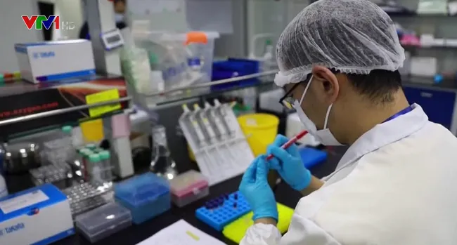 Nga sắp thử nghiệm vaccine phòng bệnh COVID-19 trên người - Ảnh 1. Nga sắp thử nghiệm vaccine phòng bệnh COVID-19 trên người - Ảnh 1.