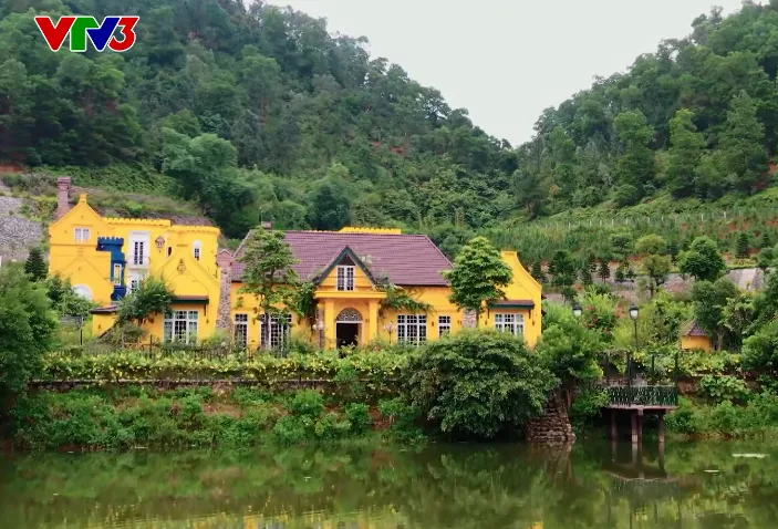 Biệt thự hoa hồng của nhà thiết kế áo dài Lan Hương - Ảnh 1. Biệt thự hoa hồng của nhà thiết kế áo dài Lan Hương - Ảnh 1.