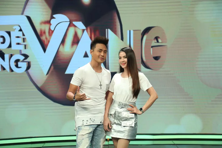 Gà đẻ trứng vàng: Tú Vi thừa nhận chỉ giỏi đếm tiền cát xê của Văn Anh - Ảnh 2. Gà đẻ trứng vàng: Tú Vi thừa nhận chỉ giỏi đếm tiền cát xê của Văn Anh - Ảnh 2.