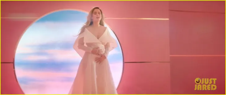 Katy Perry: Mang thai là bí mật lâu nhất tôi cất giữ - Ảnh 1. Katy Perry: Mang thai là bí mật lâu nhất tôi cất giữ - Ảnh 1.