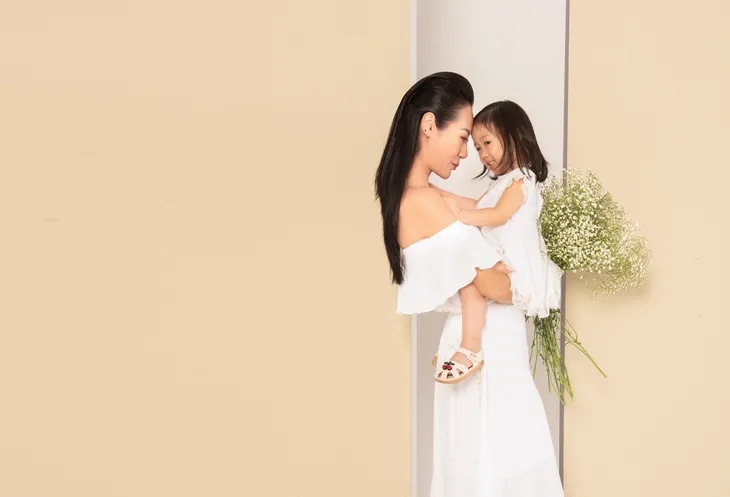 Cao Minh Tiến ra mắt bộ sưu tập mới tôn vinh phụ nữ nhân dịp 8/3 - Ảnh 9. Cao Minh Tiến ra mắt bộ sưu tập mới tôn vinh phụ nữ nhân dịp 8/3 - Ảnh 9.