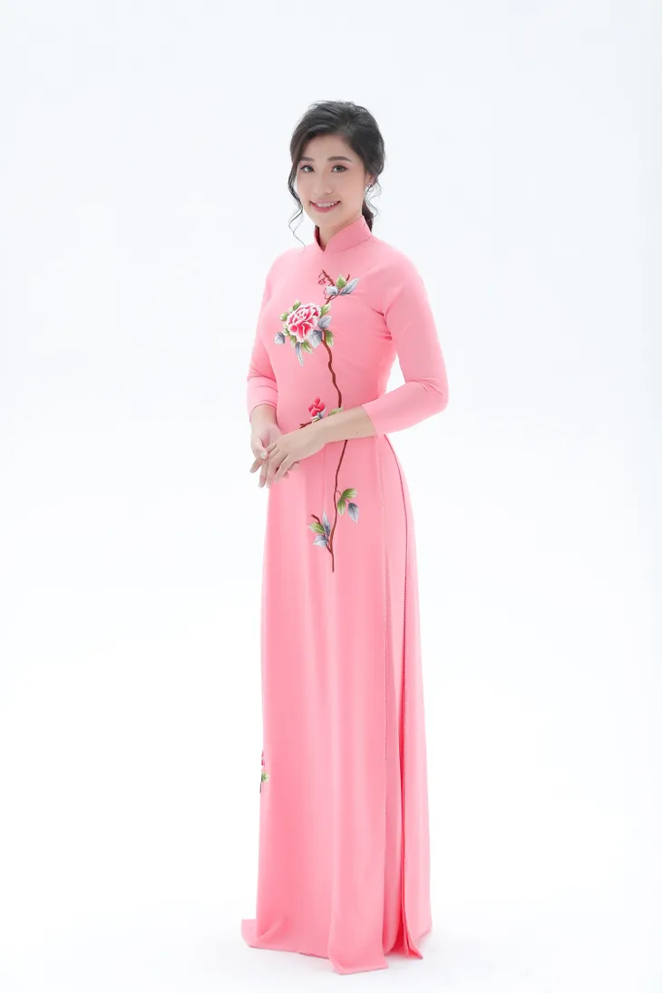 Sao mai Bích Hồng hát về tình yêu của người mẹ nhân ngày 8/3 - Ảnh 6. Sao mai Bích Hồng hát về tình yêu của người mẹ nhân ngày 8/3 - Ảnh 6.