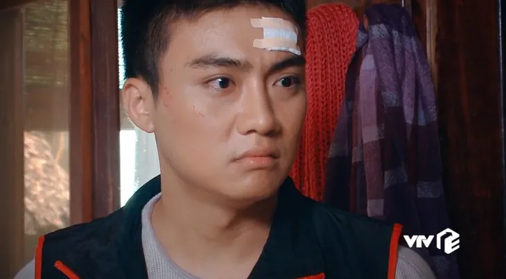 Nước mắt loài cỏ dại - Tập 31: Bố mẹ Trọng diễn kịch nhằm chia rẽ con trai và Dạ Thảo - Ảnh 2. Nước mắt loài cỏ dại - Tập 31: Bố mẹ Trọng diễn kịch nhằm chia rẽ con trai và Dạ Thảo - Ảnh 2.