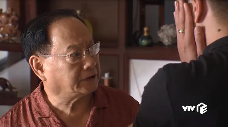 Cô gái nhà người ta - Tập 21: Moi được 150 triệu từ ông Tài, Đào lại bị Cường cướp trắng trợn - Ảnh 1. Cô gái nhà người ta - Tập 21: Moi được 150 triệu từ ông Tài, Đào lại bị Cường cướp trắng trợn - Ảnh 1.