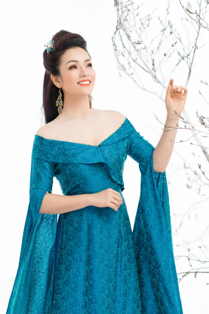 Tân Nhàn ra mắt MV “Chơi vơi” mừng ngày 8/3 - Ảnh 3. Tân Nhàn ra mắt MV “Chơi vơi” mừng ngày 8/3 - Ảnh 3.