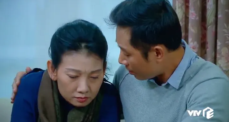 Nước mắt loài cỏ dại - Tập 32: Bà Phương hóa điên, được cháu ruột tới đón về - Ảnh 7. Nước mắt loài cỏ dại - Tập 32: Bà Phương hóa điên, được cháu ruột tới đón về - Ảnh 7.