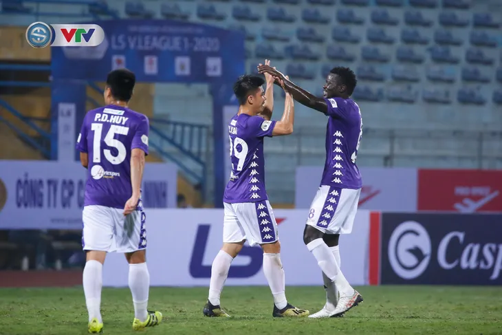 ẢNH: CLB Hà Nội giành 3 điểm trong trận cầu không khán giả - Ảnh 5. ẢNH: CLB Hà Nội giành 3 điểm trong trận cầu không khán giả - Ảnh 5.
