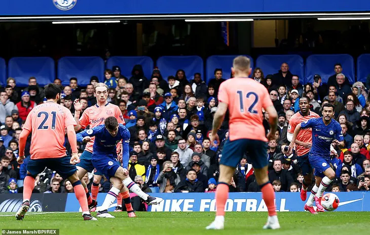 Chelsea 4-0 Everton: Chuyến trở về không vui vẻ của Ancelotti - Ảnh 1. Chelsea 4-0 Everton: Chuyến trở về không vui vẻ của Ancelotti - Ảnh 1.